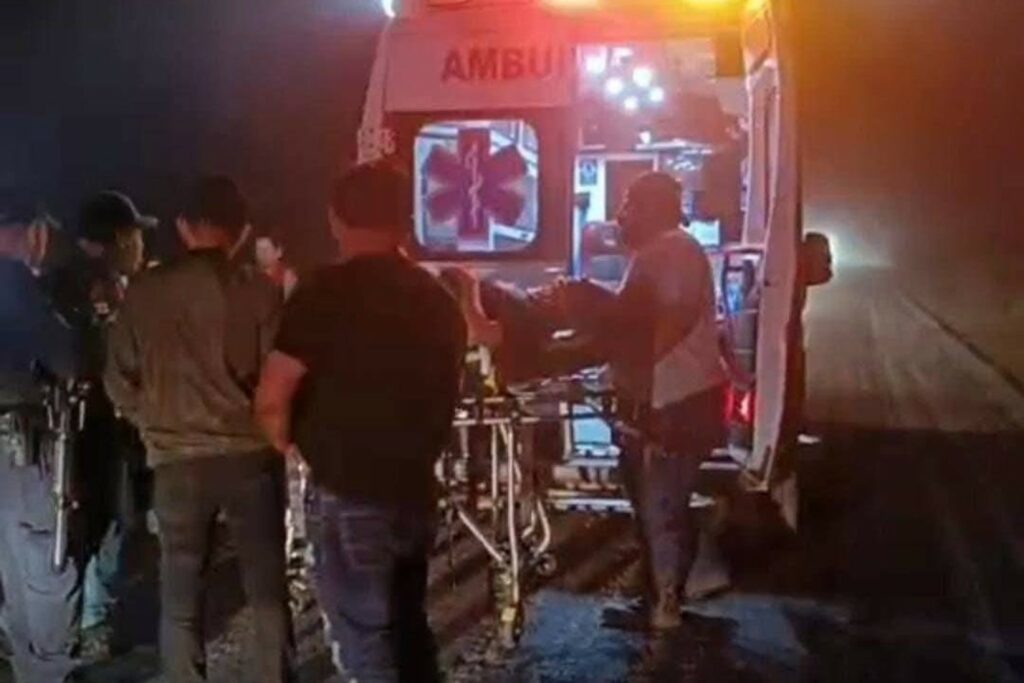 Volcadura de autob&uacute;s deja varios lesionados en P&aacute;nuco, Veracruz