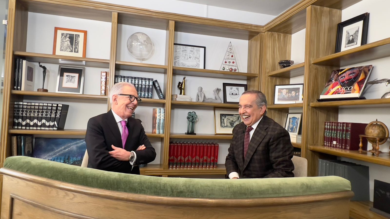 Joaquín Marín de do Pingüé (T5 cap. 42): De Miss Universo a fugitivo Joaquín Marín de do Pingüé (T5 cap. 42): De Miss Universo a fugitivo