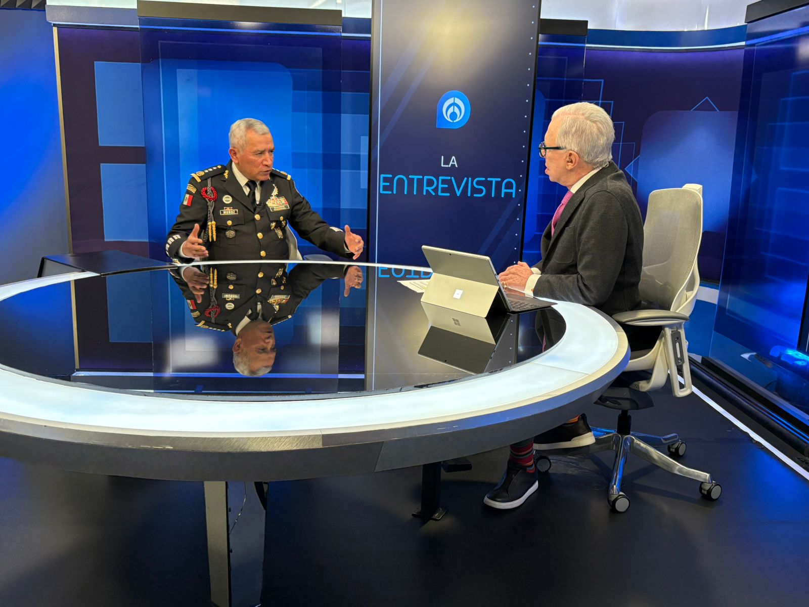 La Guardia Nacional vigila más de 50 mil kilómetros de carreteras y autopistas del país La Guardia Nacional vigila más de 50 mil kilómetros de carreteras y autopistas del país