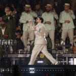 Bad Bunny presenta un adelanto de su espectáculo para el Super Bowl