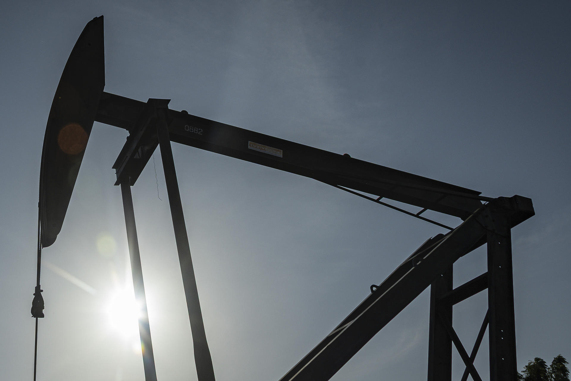 Trump insiste que petroleras invertirán 100 mil millones de dólares en Venezuela