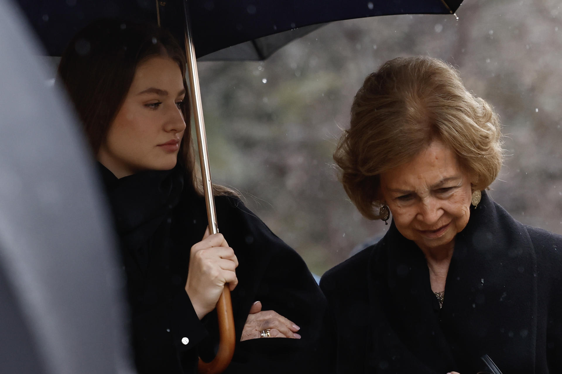 La familia real española despide a Irene de Grecia antes de viajar a Atenas a su funeral