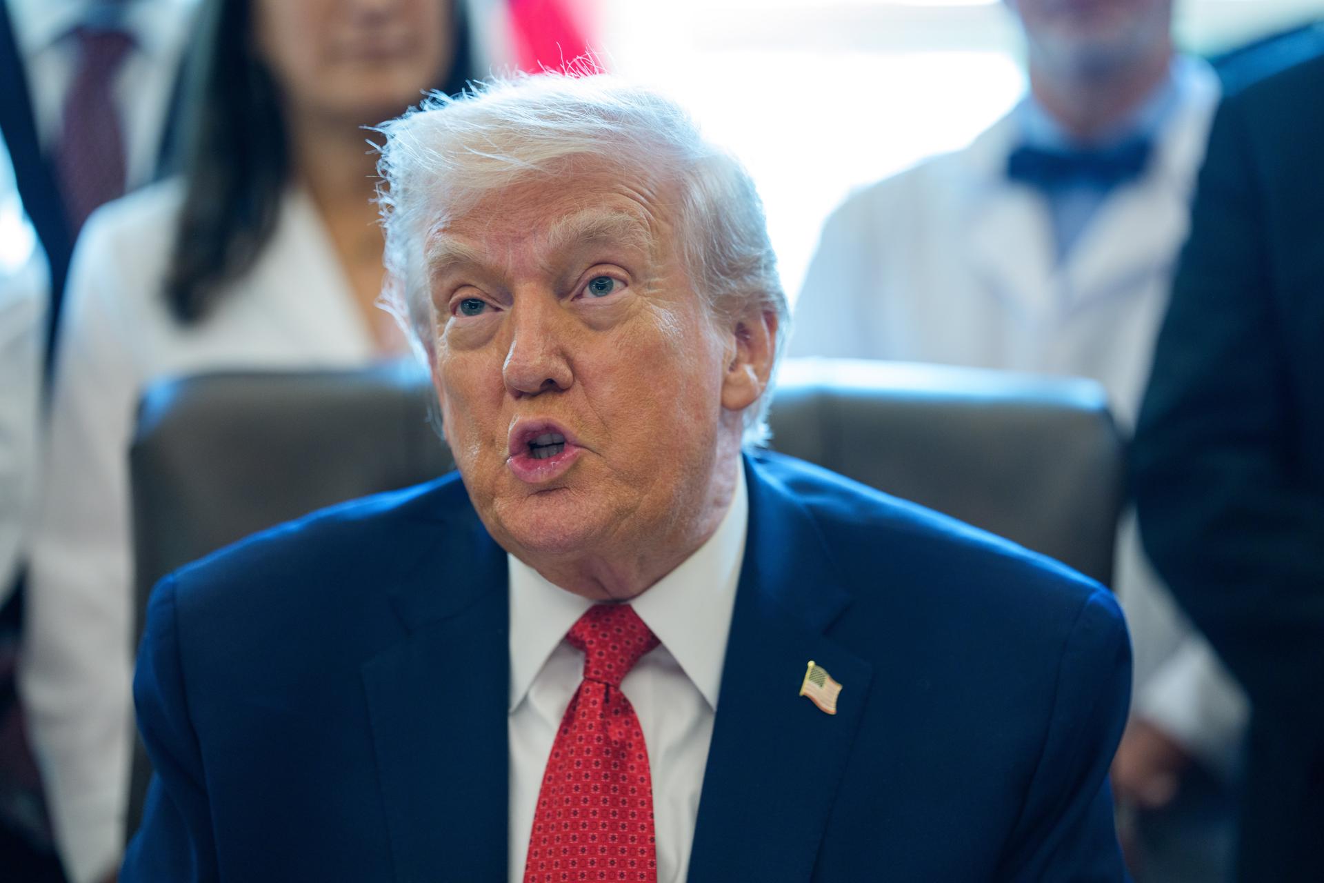 La Casa Blanca afirma que Trump no descarta usar al ejército para controlar Groenlandia La Casa Blanca afirma que Trump no descarta usar al ejército para controlar Groenlandia