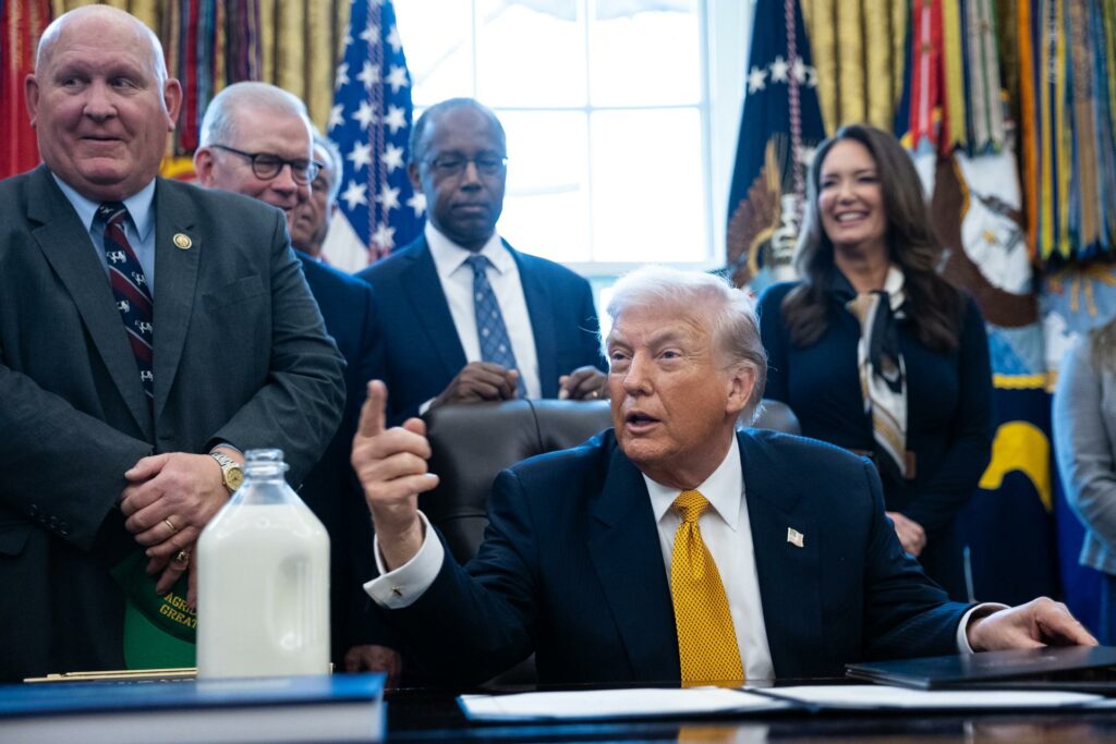 Trump impone arancel del 25% a ciertos semiconductores producidos en el extranjero