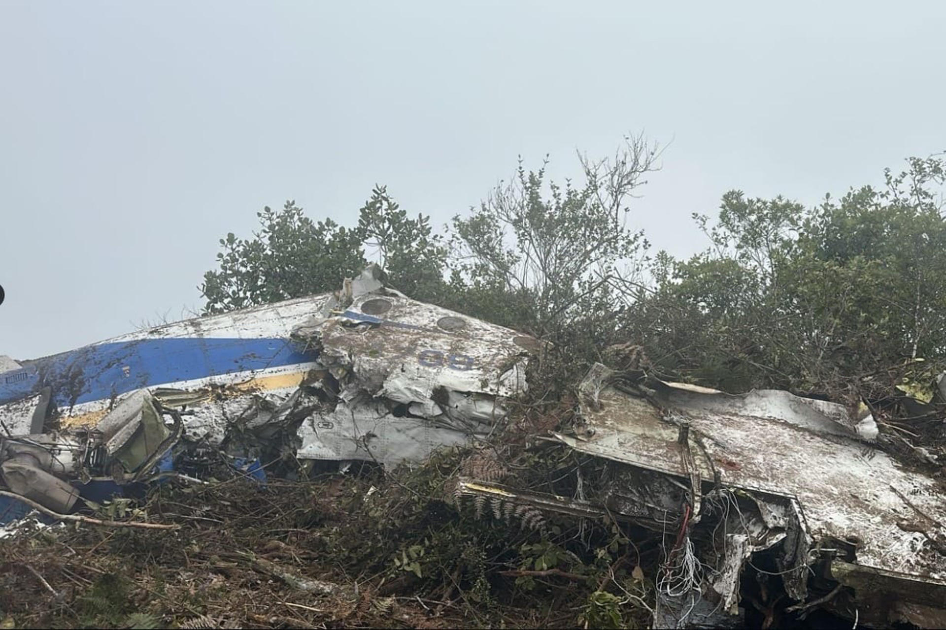 Hallan accidentado y sin sobrevivientes el avión desaparecido en Colombia con 15 ocupantes Hallan accidentado y sin sobrevivientes el avión desaparecido en Colombia con 15 ocupantes