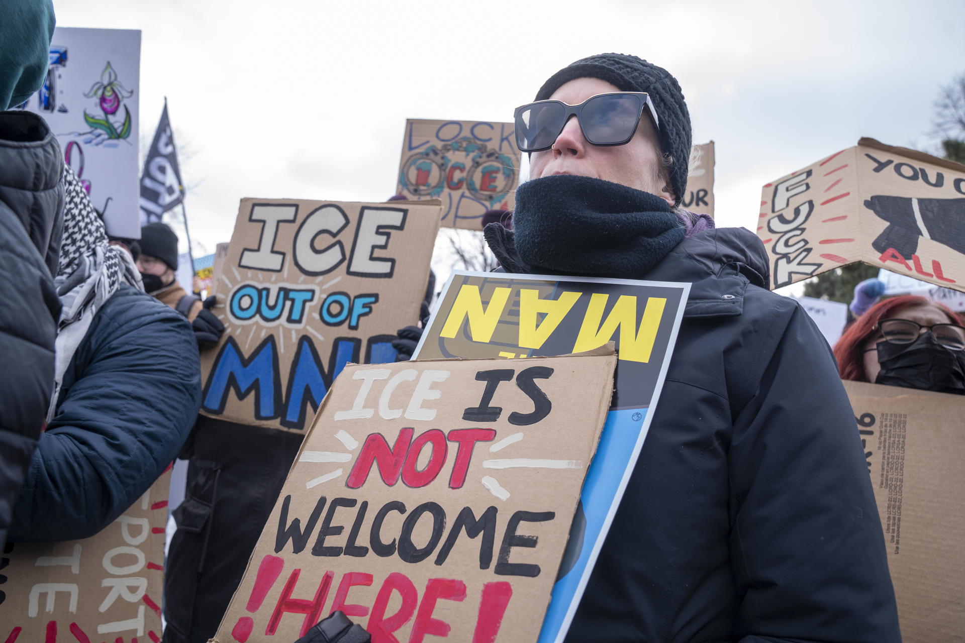 Juez cancela comparecencia de director de ICE para explicar incumplimientos judiciales