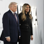 Trump arropa a Melania en la premiere de su documental: “Es una buena influencia para mí”