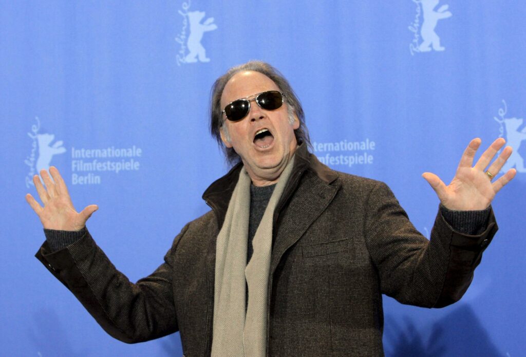 Neil Young ofrece a los groenlandeses acceso gratuito a su colección de música y películas