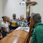 Una ceremonia íntima para despedir a una anciana fallecida durante los ataques de EE.UU. en Venezuela