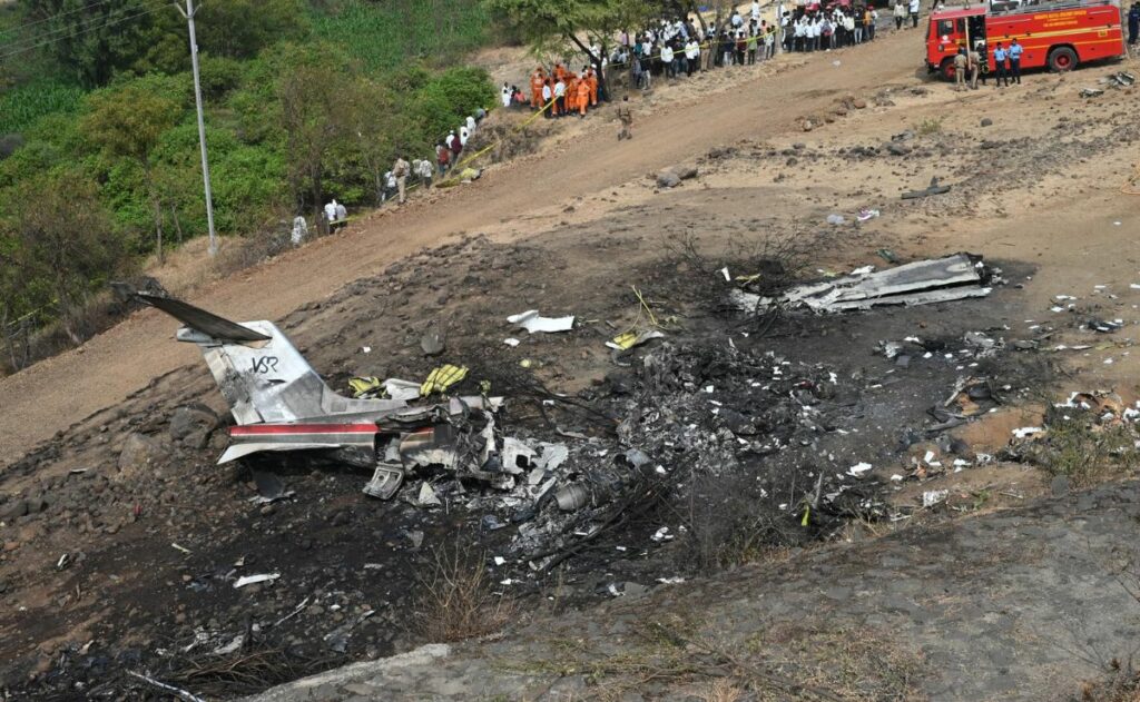 Video: Jet privado se estrella en India; 5 personas murieron, entre ellas un político