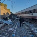 México lamenta accidente de tren en España y descarta mexicanos víctimas