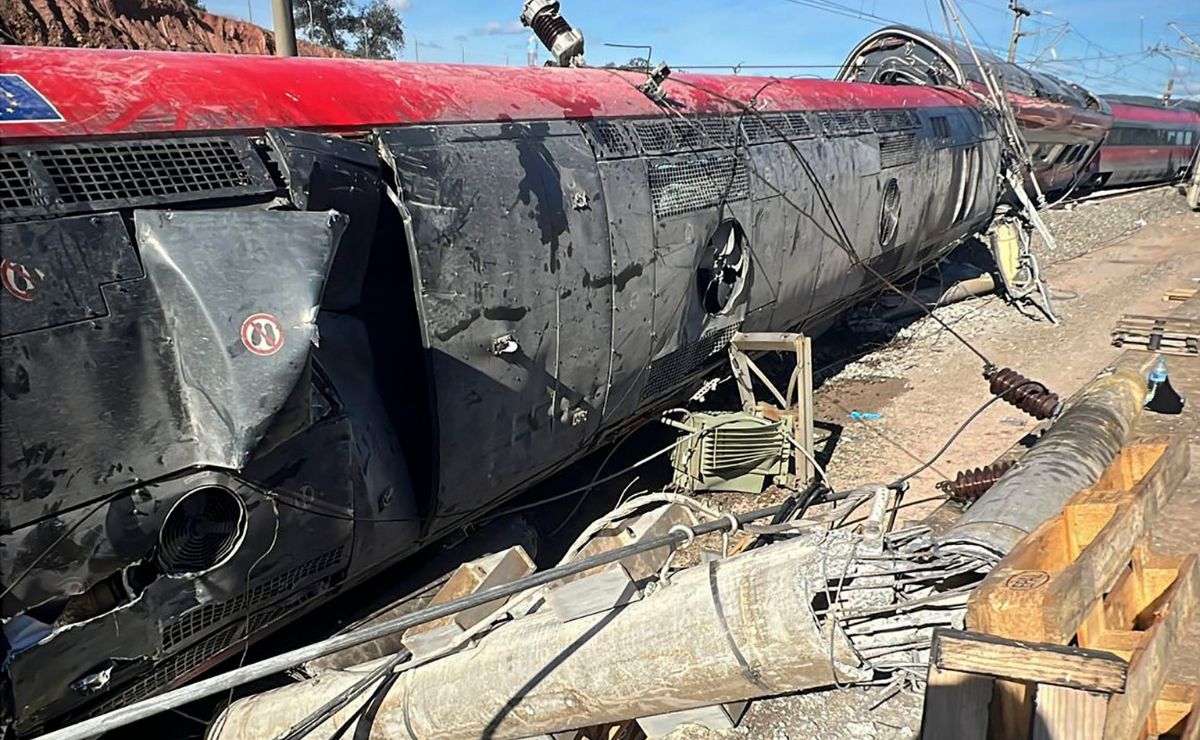 Se eleva a 40 número de muertos en el accidente de trenes de España