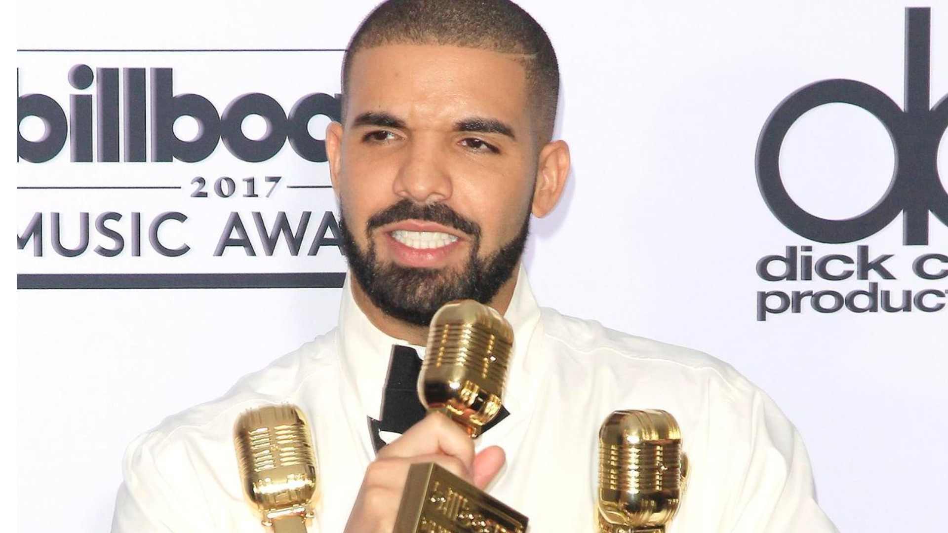 Acusan a Drake de usar una plataforma de apuestas para inflar sus reproducciones Acusan a Drake de usar una plataforma de apuestas para inflar sus reproducciones