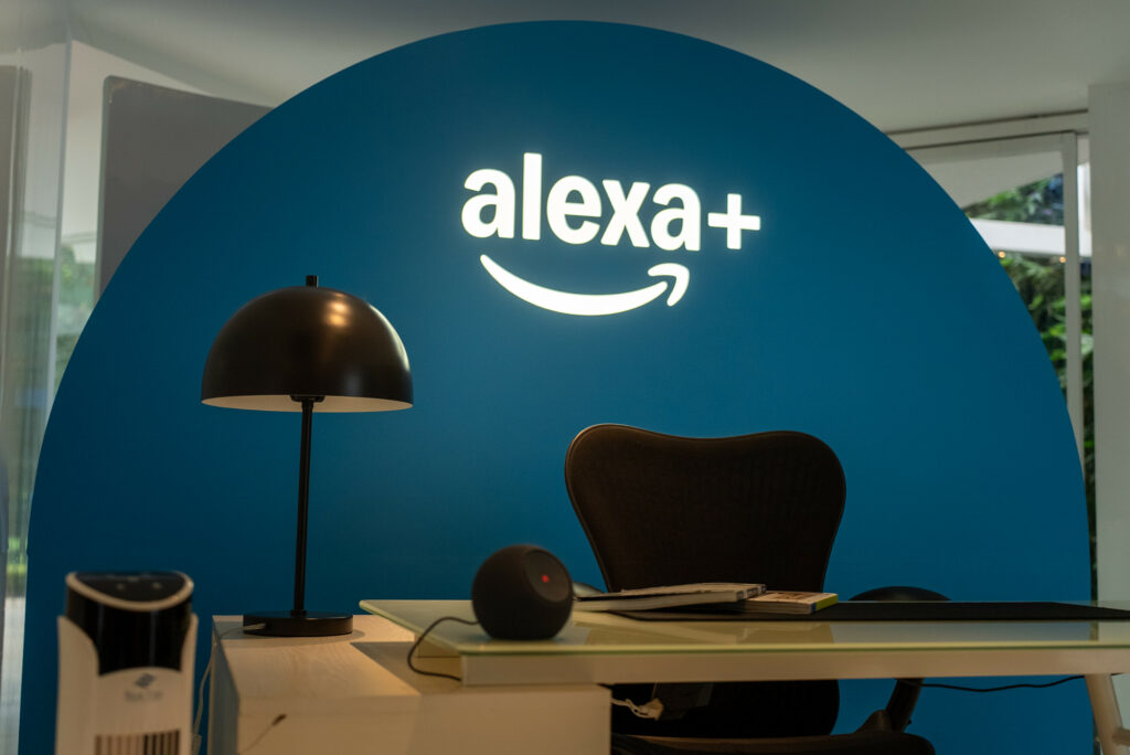 Alexa+ se reinventa en México: ahora conversa, entiende y actúa - amazon-alexa-rombos-051-1024x684