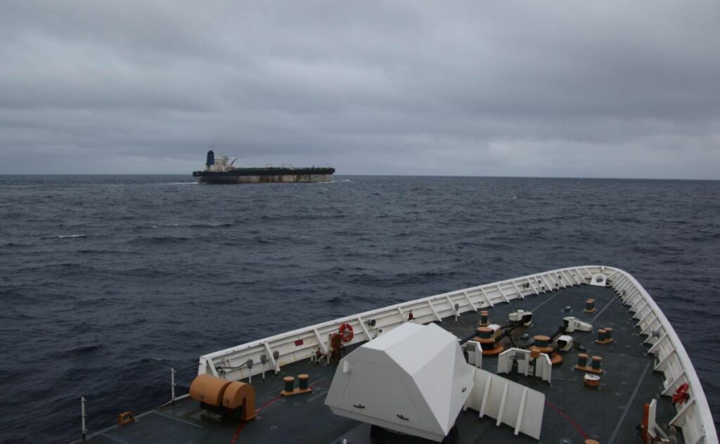 EE.UU. podría enjuiciar a la tripulación del petrolero incautado en el Atlántico