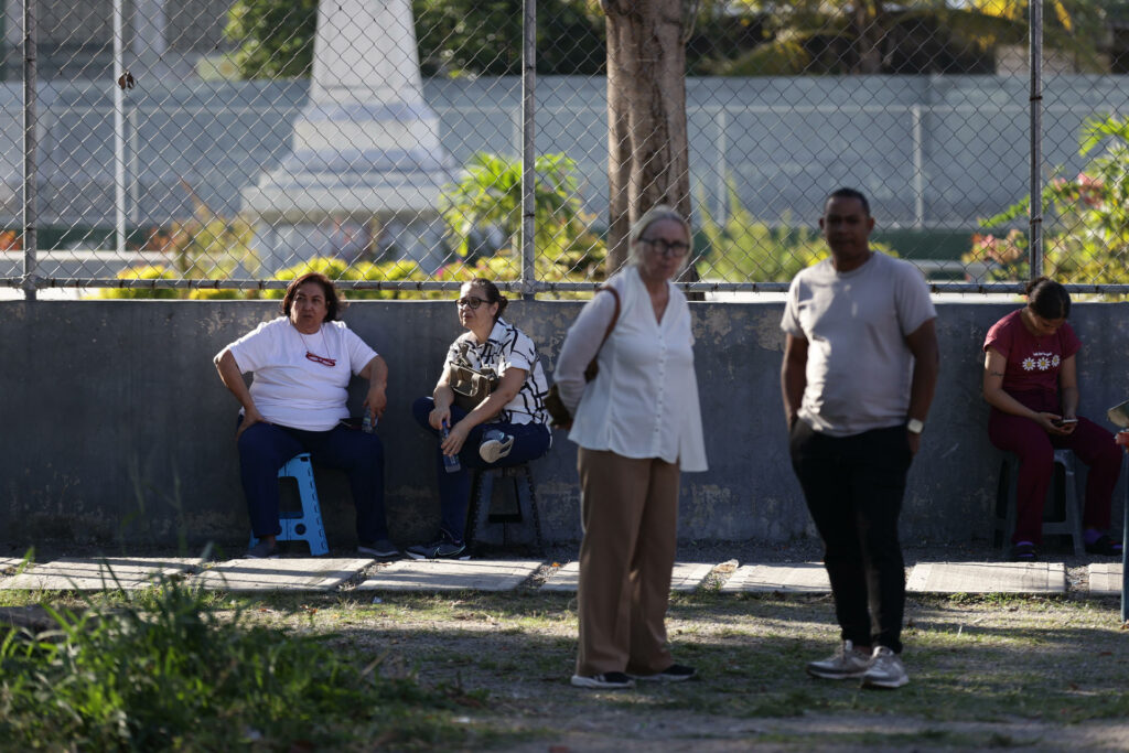 Familiares de presos políticos en Venezuela esperan que se den liberaciones “masivas”