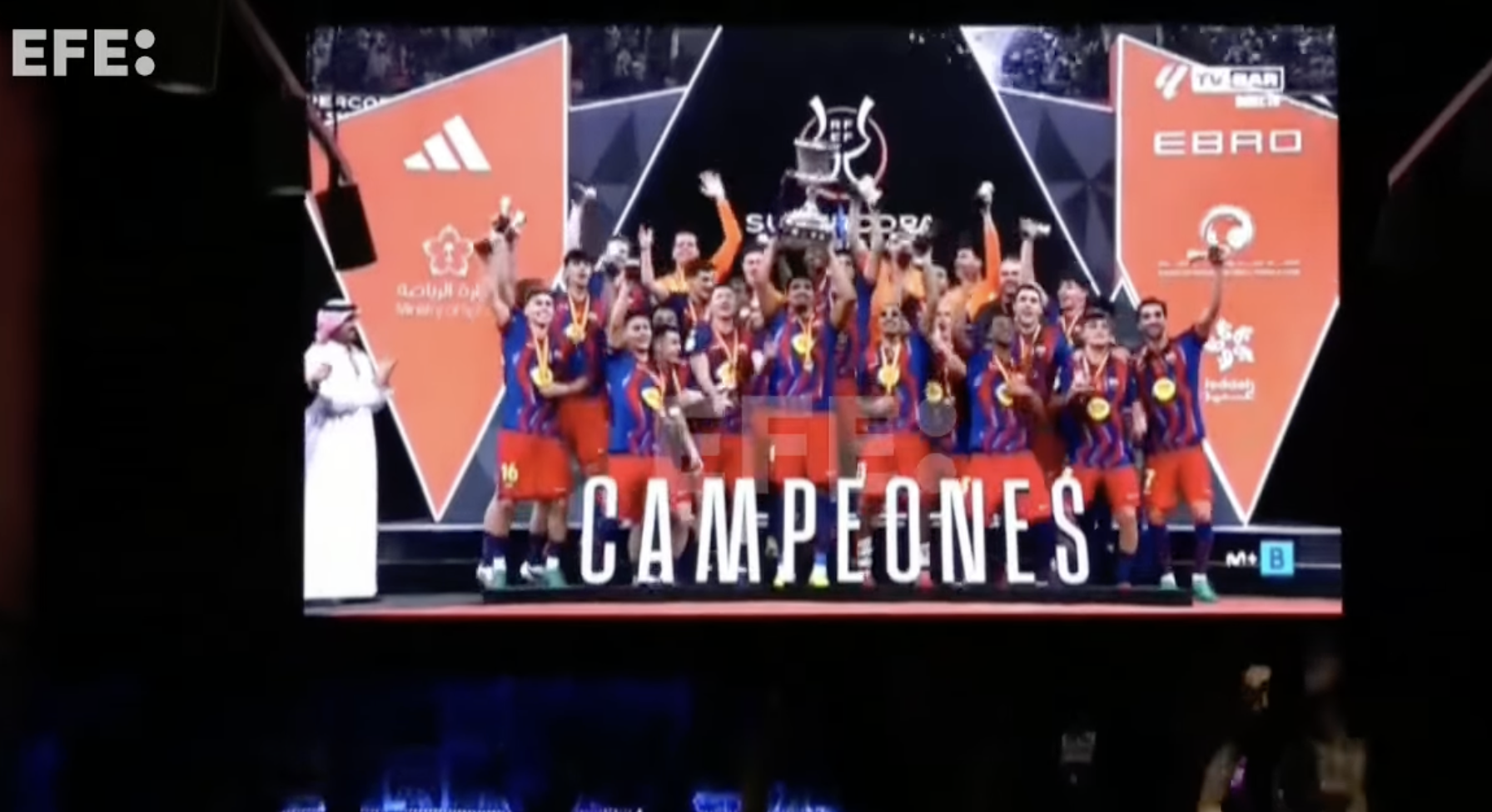 El Barcelona celebra la decimosexta Supercopa de España