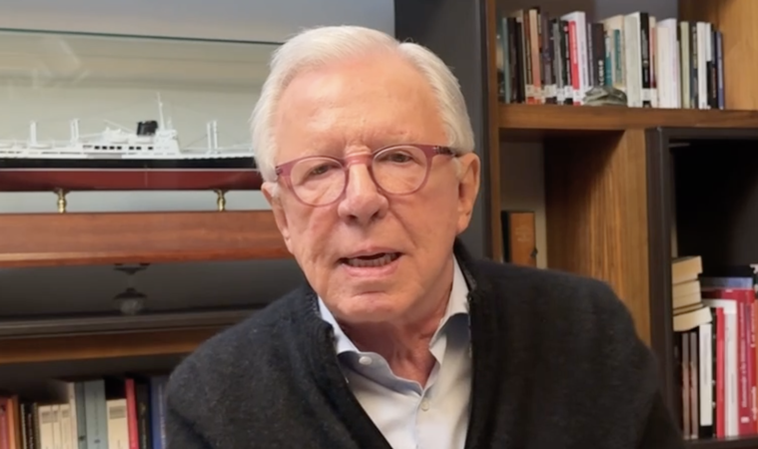 &iexcl;Qu&eacute; poca madre! Gardu&ntilde;o ‘funcionario ejemplar’