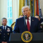 Trump reconoce que cierra los ojos en las reuniones con su gabinete porque son “aburridísimas”