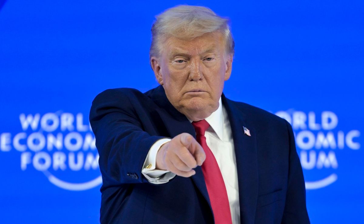 Trump defiende aranceles, desprecia a aliados y dice que EEUU “mantiene el mundo a flote”