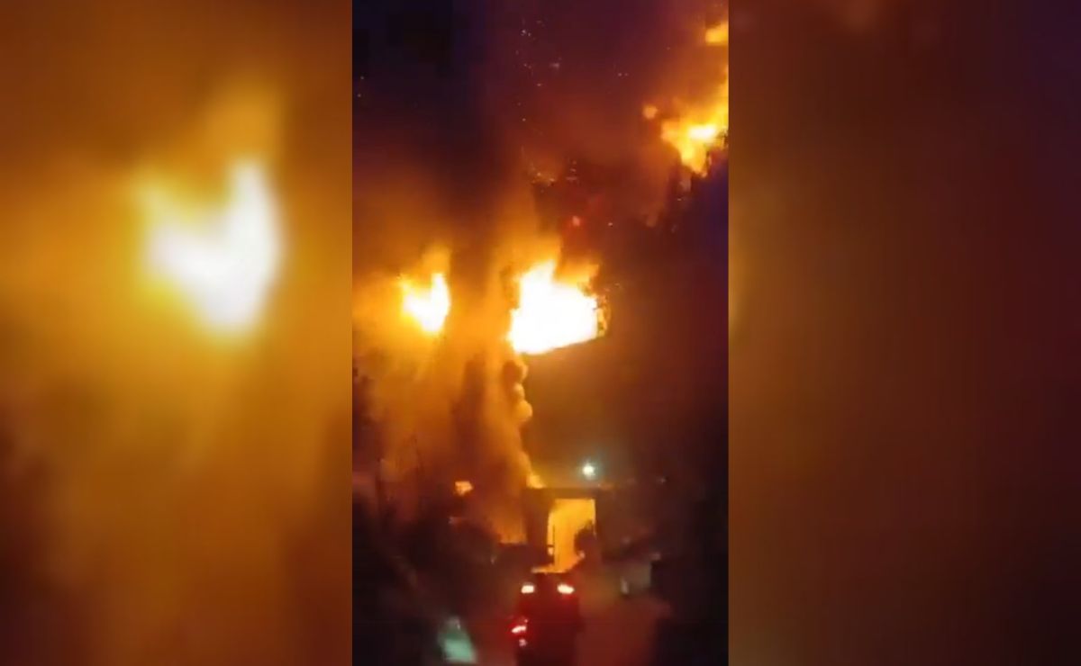 Video: Explota pipa sobre la autopista México-Tuxpan Video: Explota pipa sobre la autopista México-Tuxpan