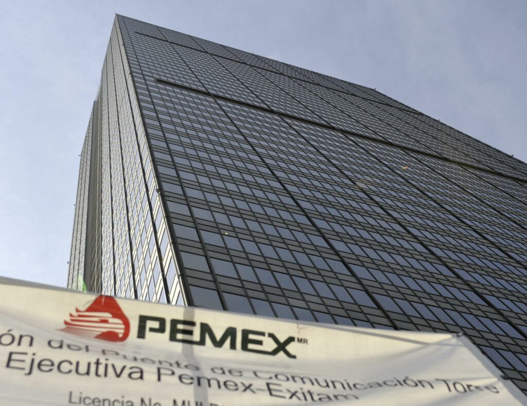Pemex busca volver a la Bolsa Mexicana y emitirá deuda por unos mil 800 millones de dólares