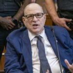 Harvey Weinstein pierde intento de nuevo juicio y evalúa declararse culpable en caso pendiente