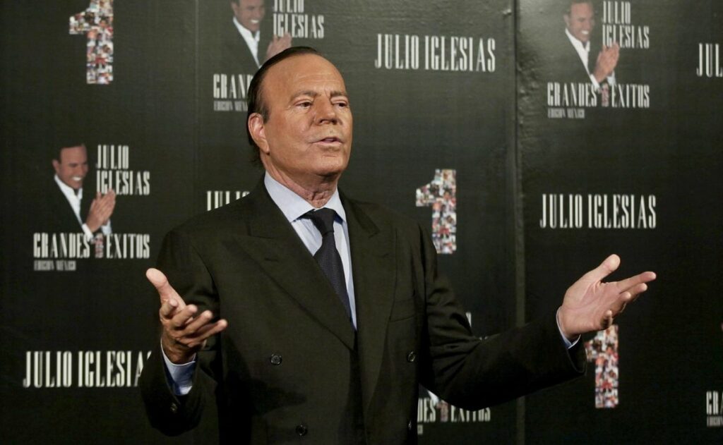 Julio Iglesias niega abusos a mujeres y acusa ‘maldad’ en señalamientos