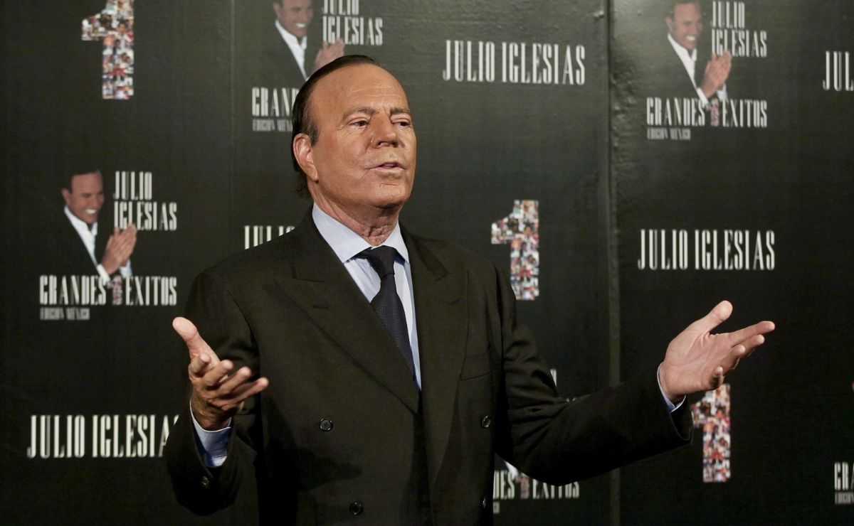 Julio Iglesias niega abusos a mujeres y acusa ‘maldad’ en señalamientos