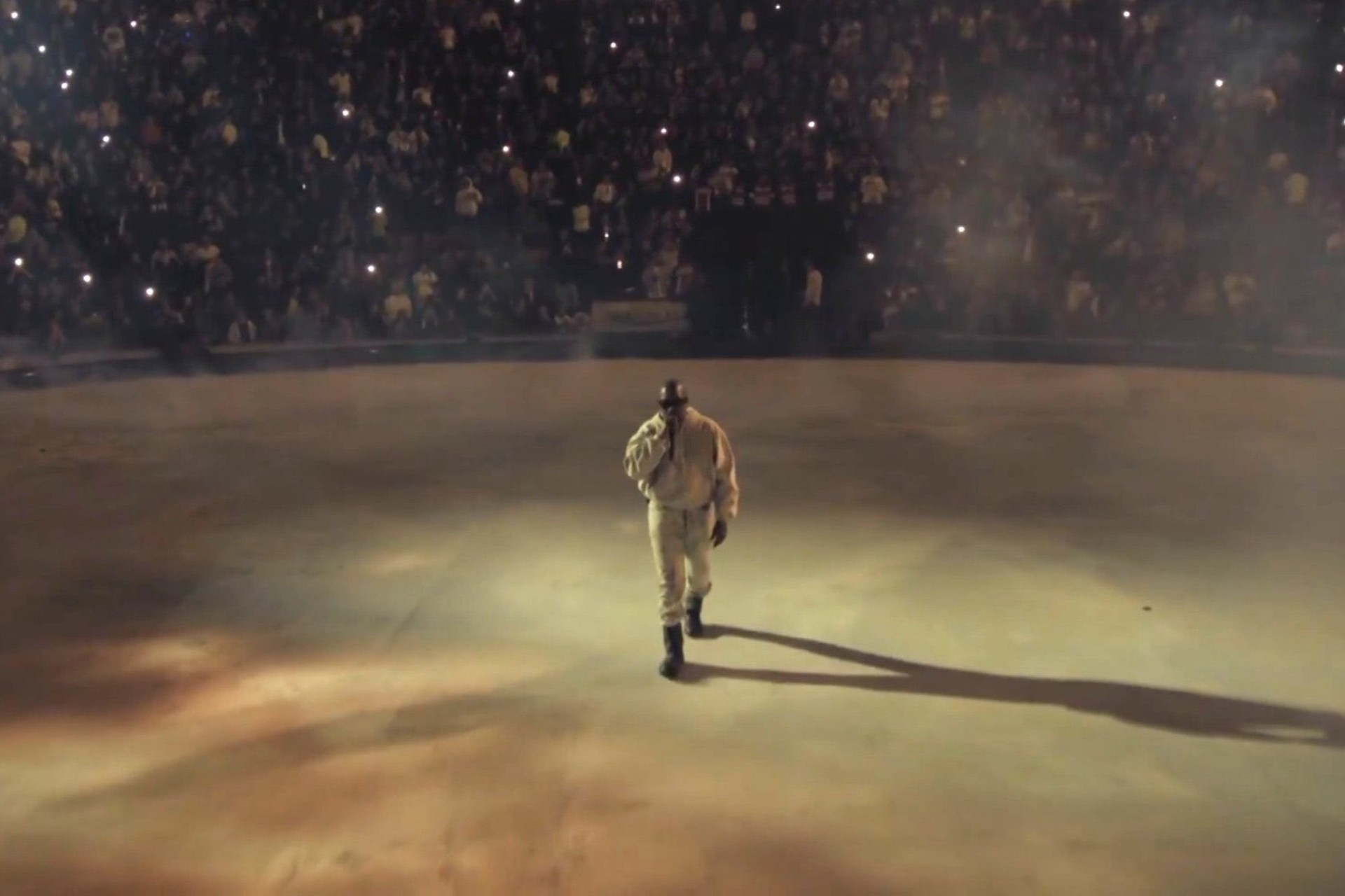 Embajada de Israel rechaza venta de mercancía con simbología nazi en concierto de Kanye West en CDMX