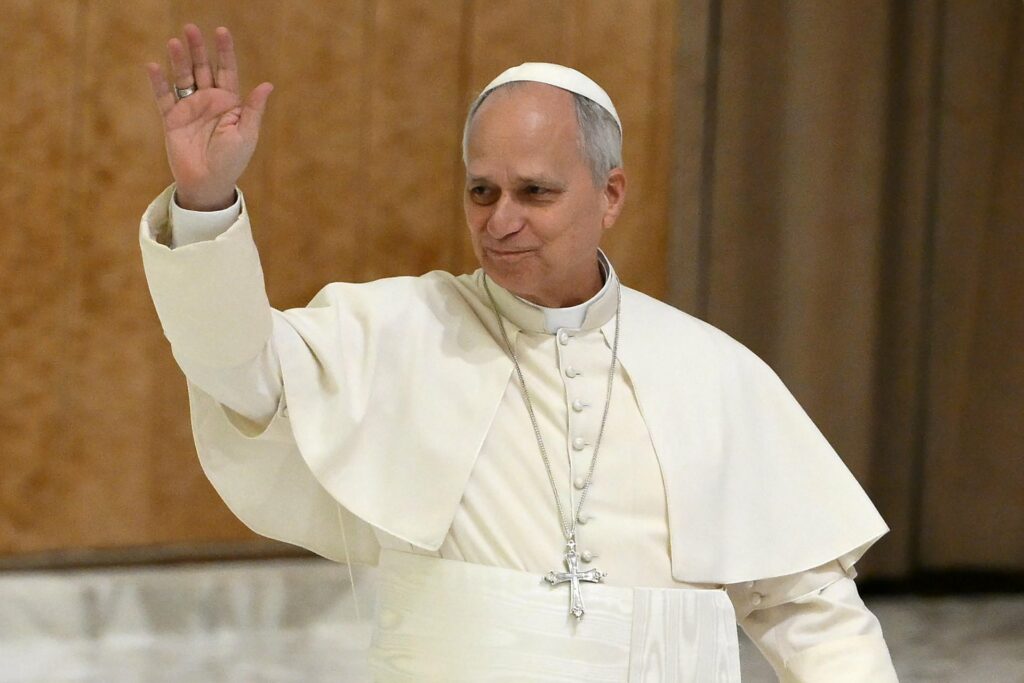 León XIV avisa a medios del poder de los algoritmos: “la información es un bien público”