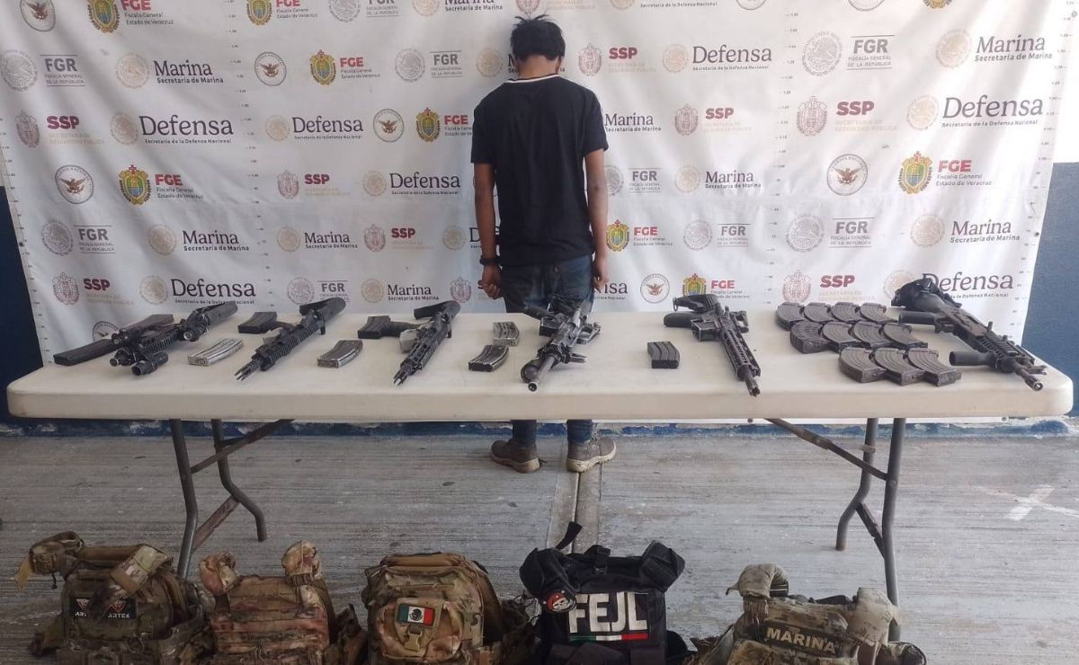 Arrestan a menor de edad en Veracruz; aseguran armas y equipo táctico Arrestan a menor de edad en Veracruz; aseguran armas y equipo táctico