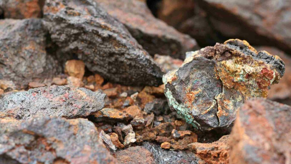 México busca en Washington reforzar alianzas financieras y cadenas de minerales críticos