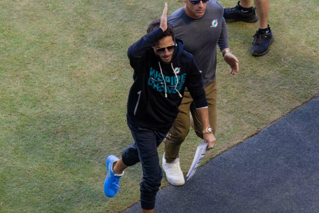 Miami Dolphins despiden al entrenador Mike McDaniel