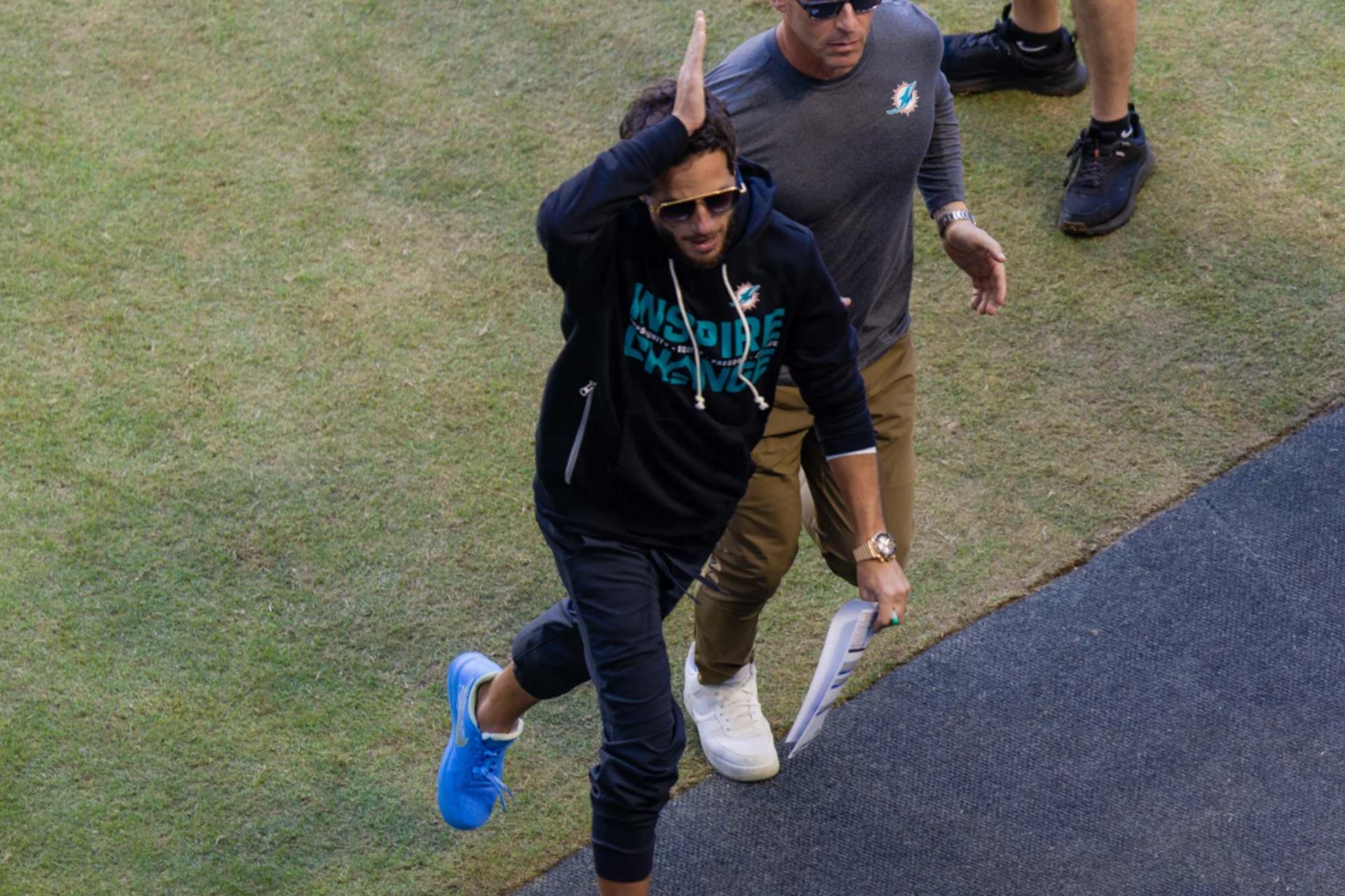 Miami Dolphins despiden al entrenador Mike McDaniel