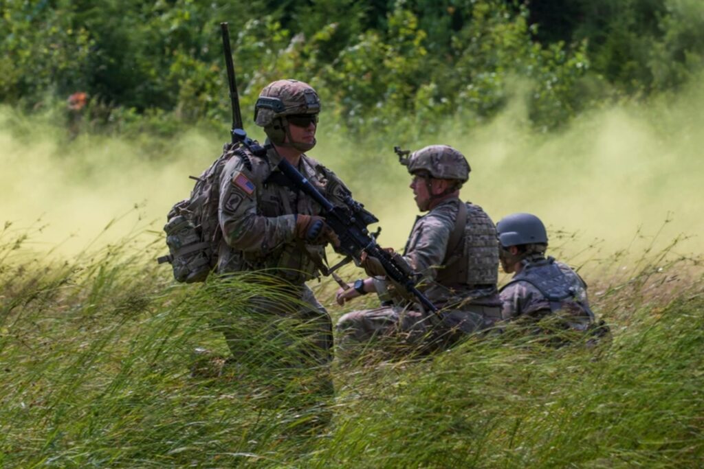 Senador demócrata apunta a la posibilidad de acciones militares de Estados Unidos en Cuba y Colombia