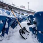 Buffalo Bills pide ayuda a sus aficionados para retirar la nieve de su estadio