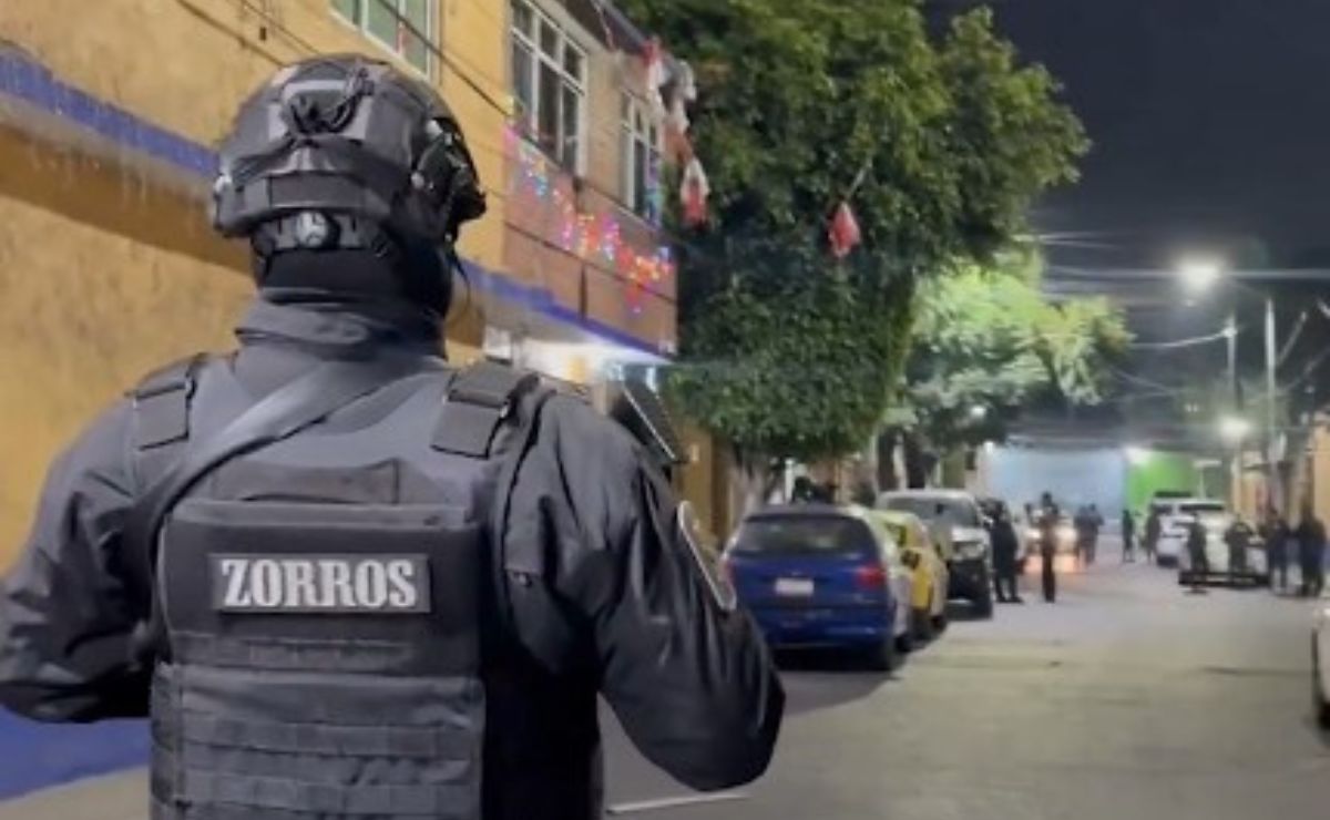 Sujeto amenaza con arma a su esposa; policías CDMX lo abaten