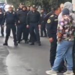 Video: Policías y repartidores por aplicación se enfrentan en Viaducto Tlalpan, CDMX