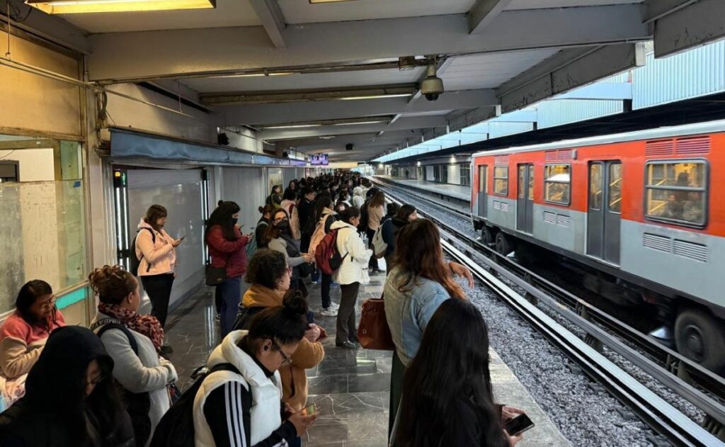 Metro CDMX registra alta afluencia en seis líneas, pero afirma que avance es constante