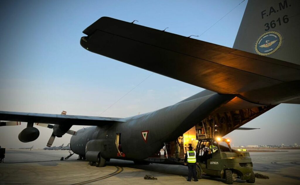 Defensa realiza tercer vuelo de ayuda humanitaria a Jamaica