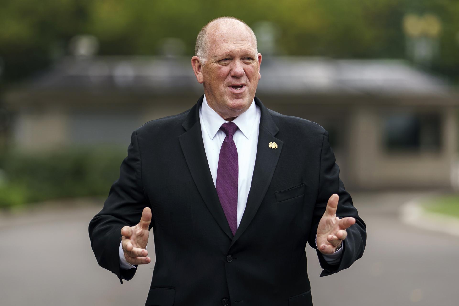 Tom Homan, zar fronterizo de EE.UU., afirma que no “renunciarán” a la misión migratoria de Trump