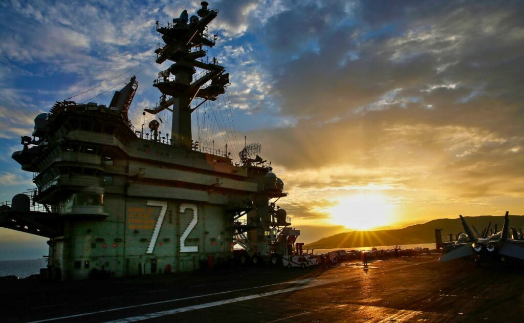Portaaviones nuclear de EE.UU. llega a Medio Oriente en medio de tensión con Irán