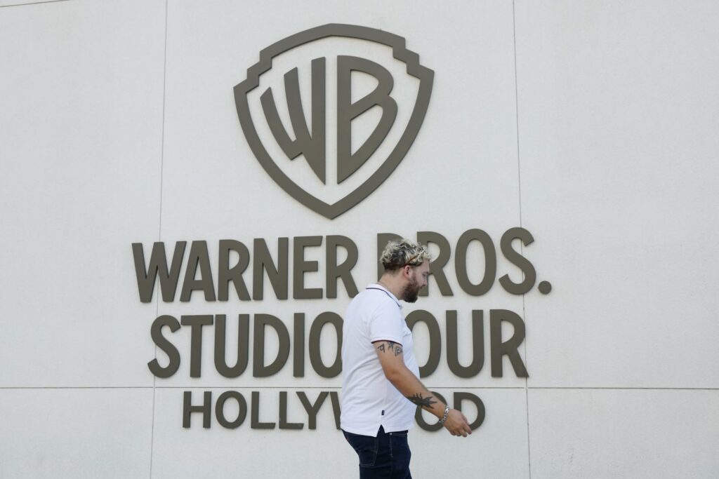 Consejo de Warner Bros rechaza la última oferta de Paramount y apuesta por fusión con Netflix