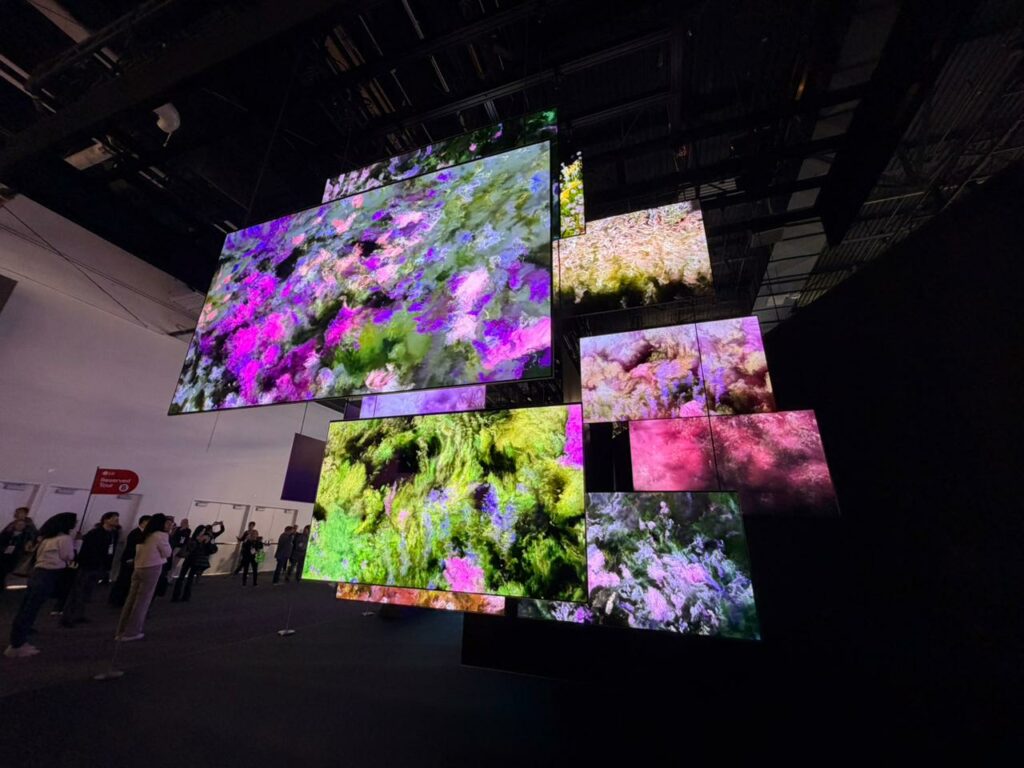 Wallpaper TV en CES 2026: el televisor OLED más delgado del mundo - whatsapp-image-2026-01-07-at-50044-pm-1024x768