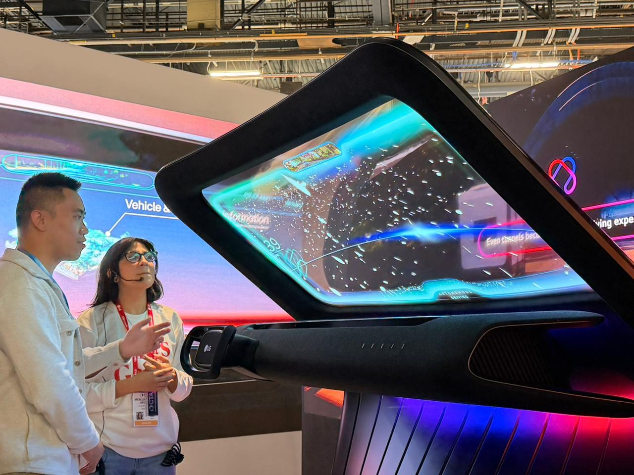 OLED transparente y sensores biométricos: la nueva era de la conducción inteligente