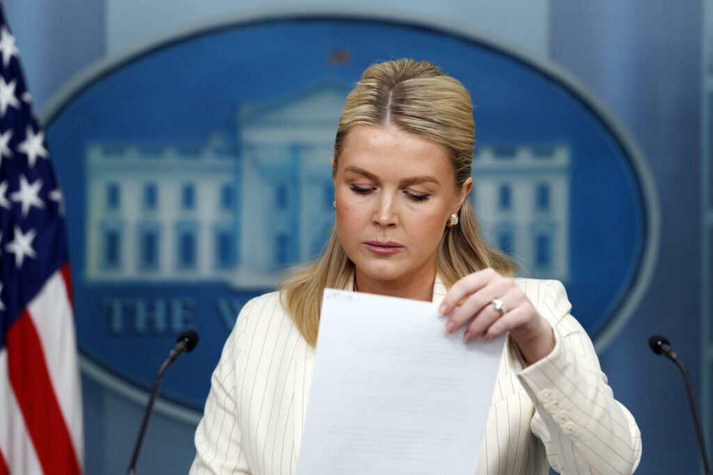 Casa Blanca insiste en que Trump rompió con Epstein pero no aclara si conocía sus delitos - 082f7bde1375b0bfd2a077a4d1ccc6ae7eedf4bdw-1024x683