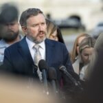 Congresistas de EE.UU. cuestionan redacción de archivos de Epstein y podrían revelar nombres