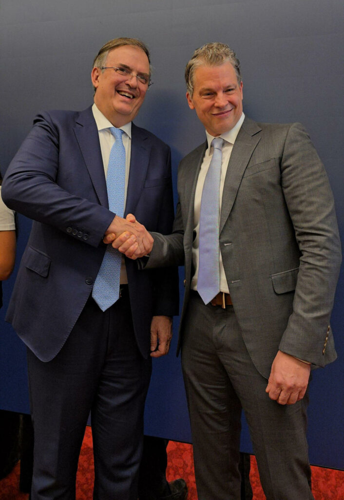 Netflix abre nuevas oficinas en México y se convierte en sede central para América Latina - 22d835af6efca2b0f38026b3358f184bf3ddb891w-706x1024