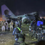 Al menos 15 muertos en accidente de un avión militar de carga en Bolivia, según bomberos